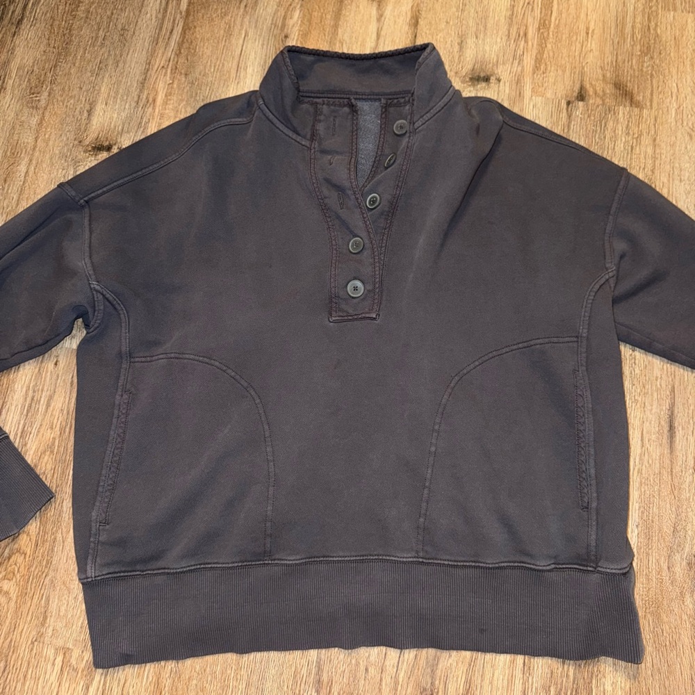 Aerie pull over sweater